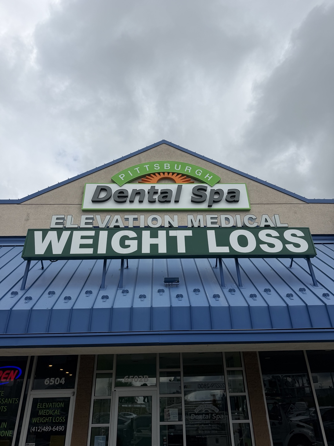 For Lease sign